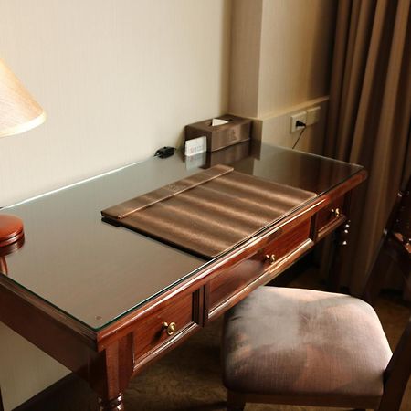 Royal Chiayi Hotel Buitenkant foto
