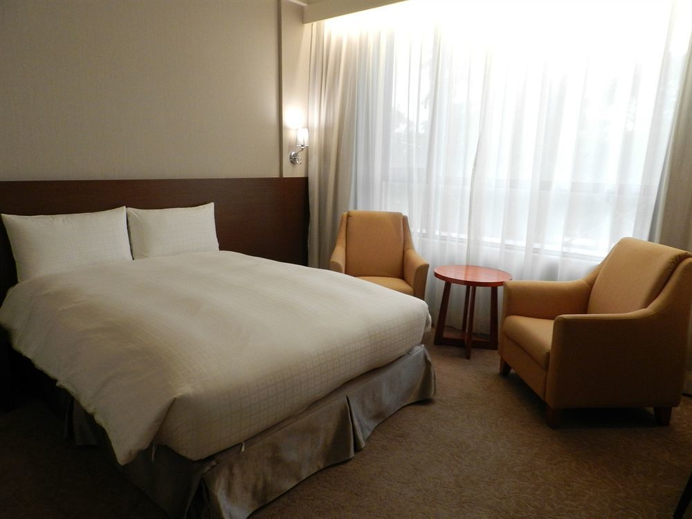 Royal Chiayi Hotel Buitenkant foto