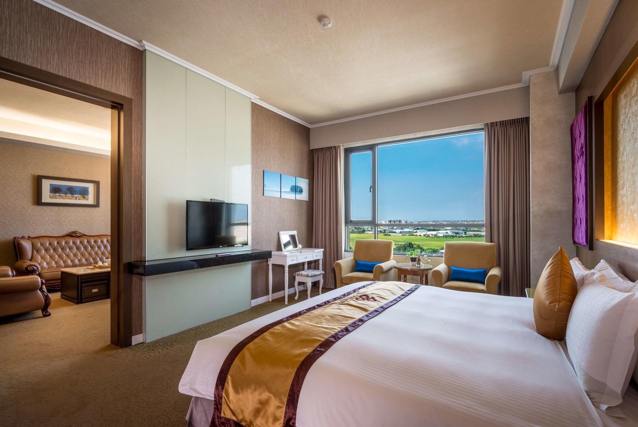 Royal Chiayi Hotel Buitenkant foto