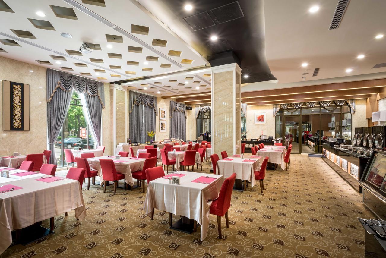 Royal Chiayi Hotel Buitenkant foto