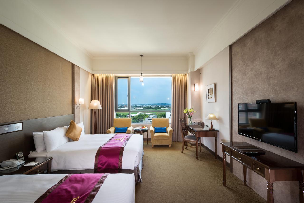 Royal Chiayi Hotel Buitenkant foto
