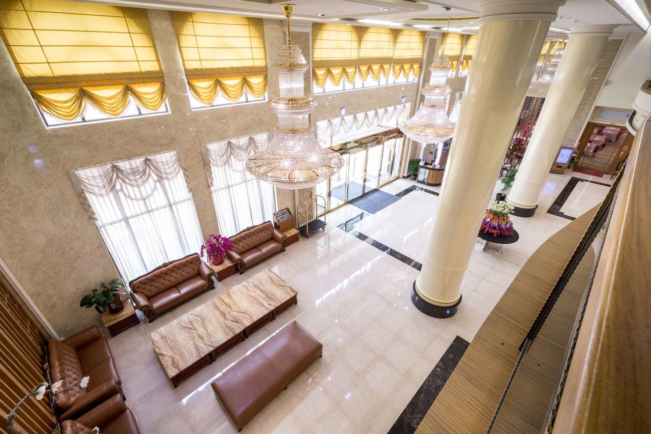 Royal Chiayi Hotel Buitenkant foto