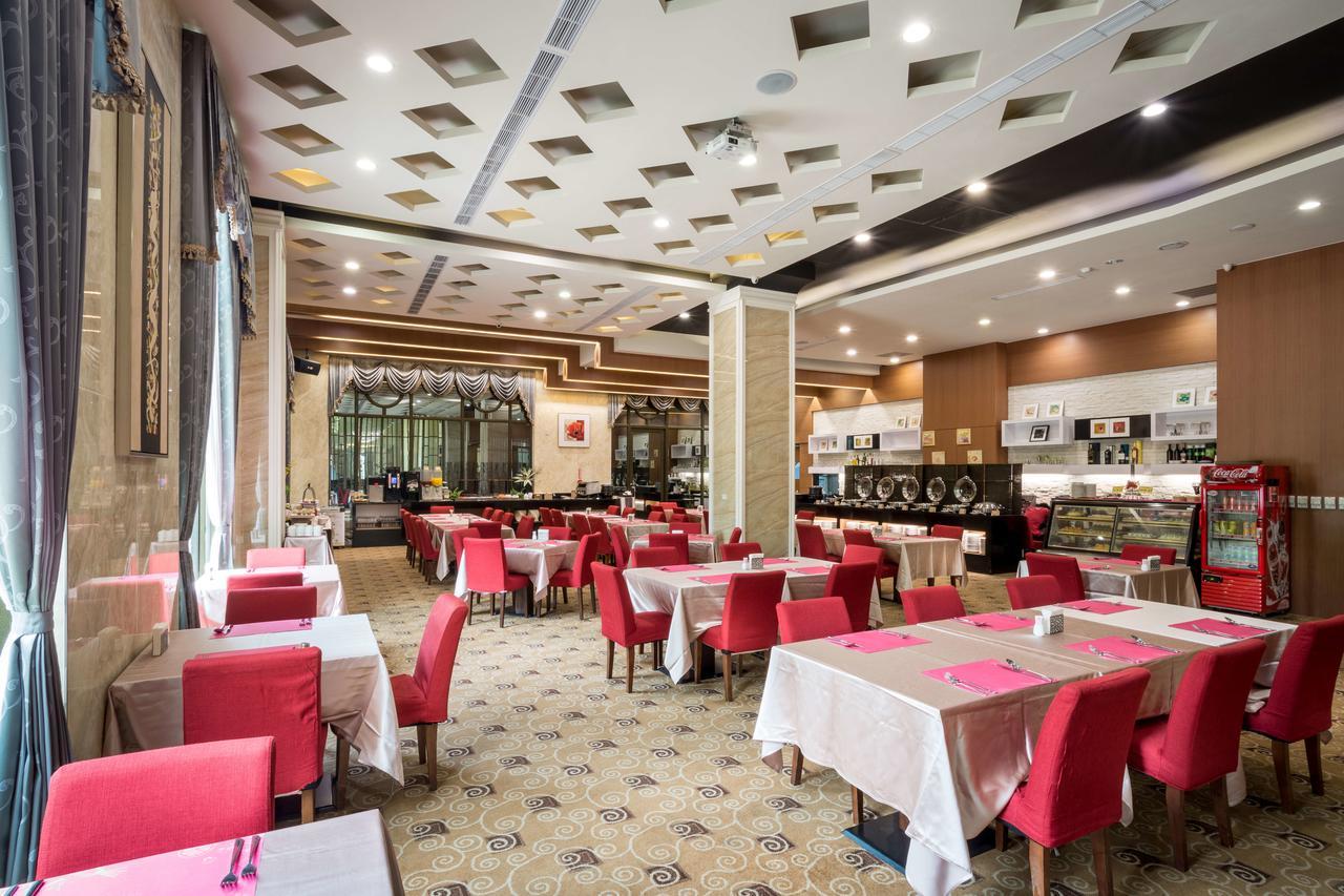 Royal Chiayi Hotel Buitenkant foto
