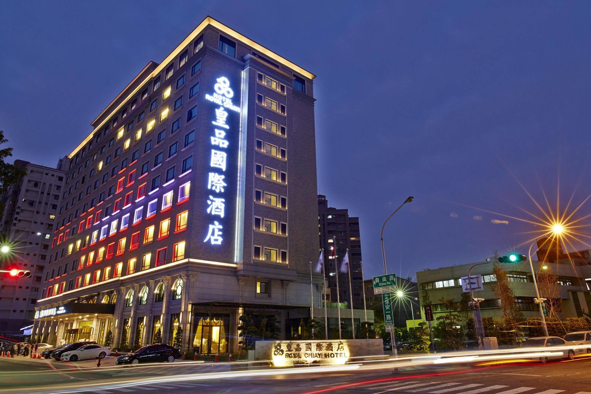 Royal Chiayi Hotel Buitenkant foto
