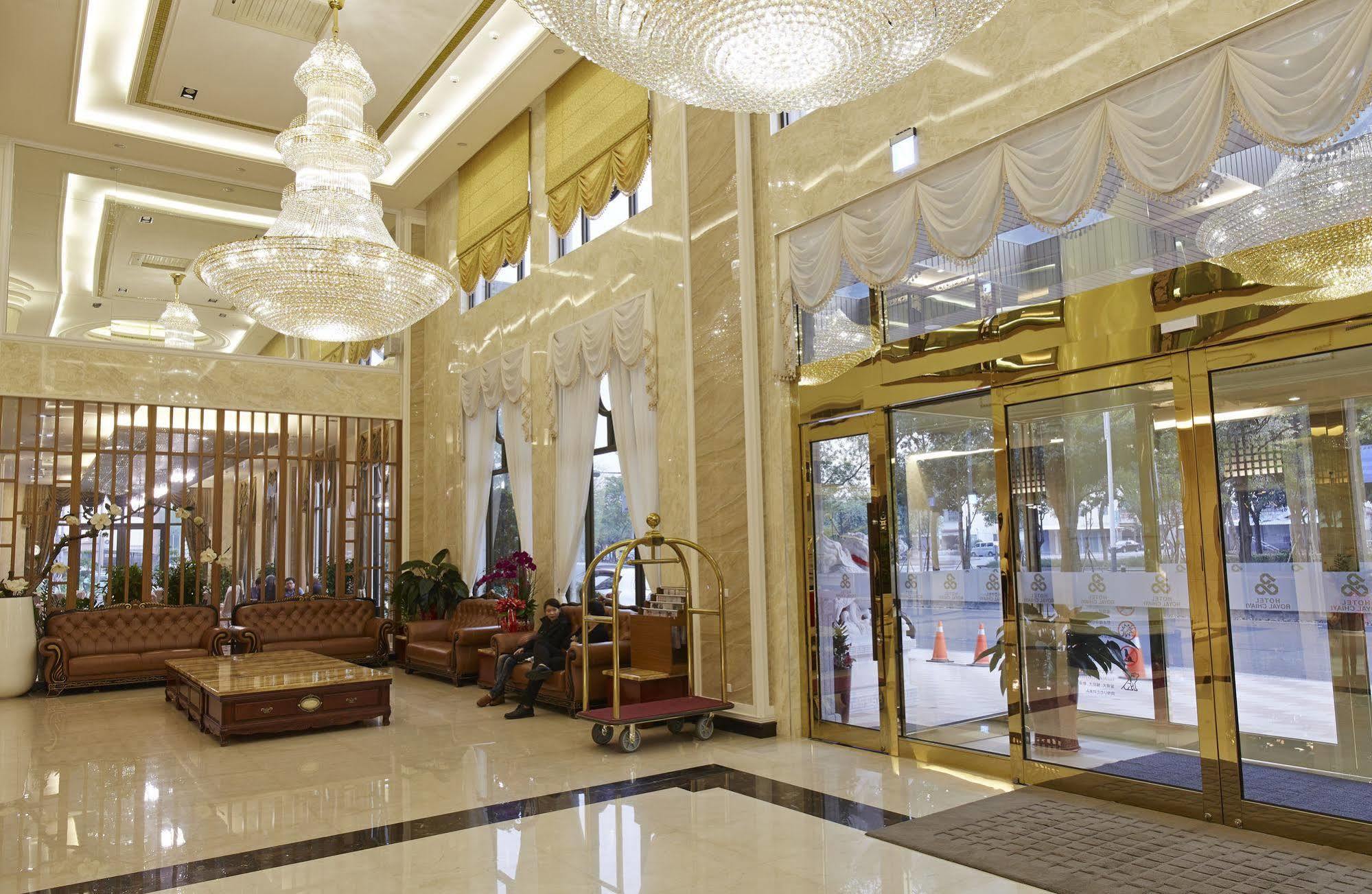 Royal Chiayi Hotel Buitenkant foto
