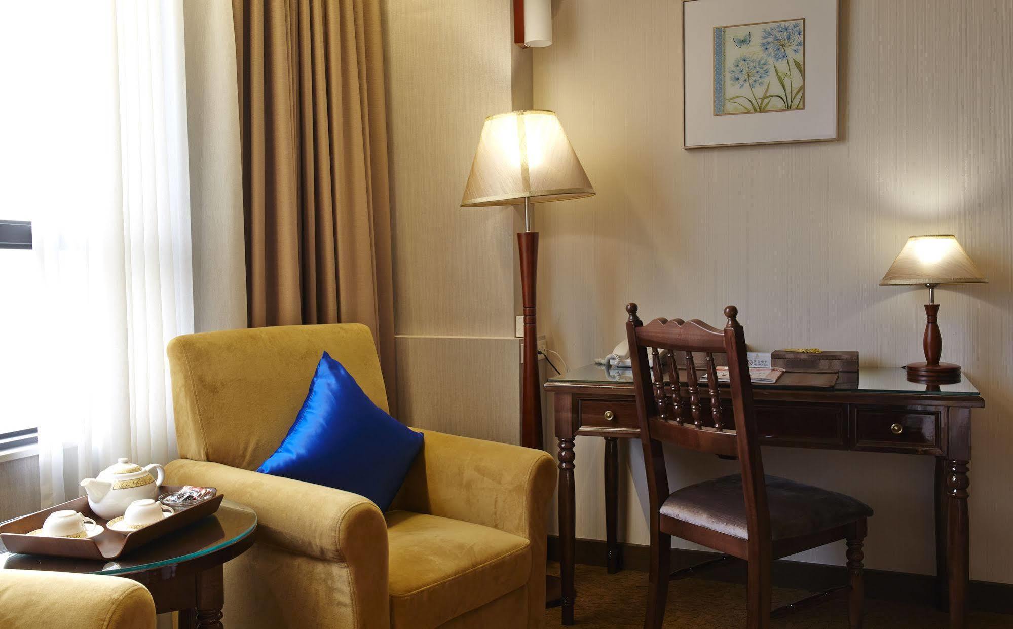 Royal Chiayi Hotel Buitenkant foto