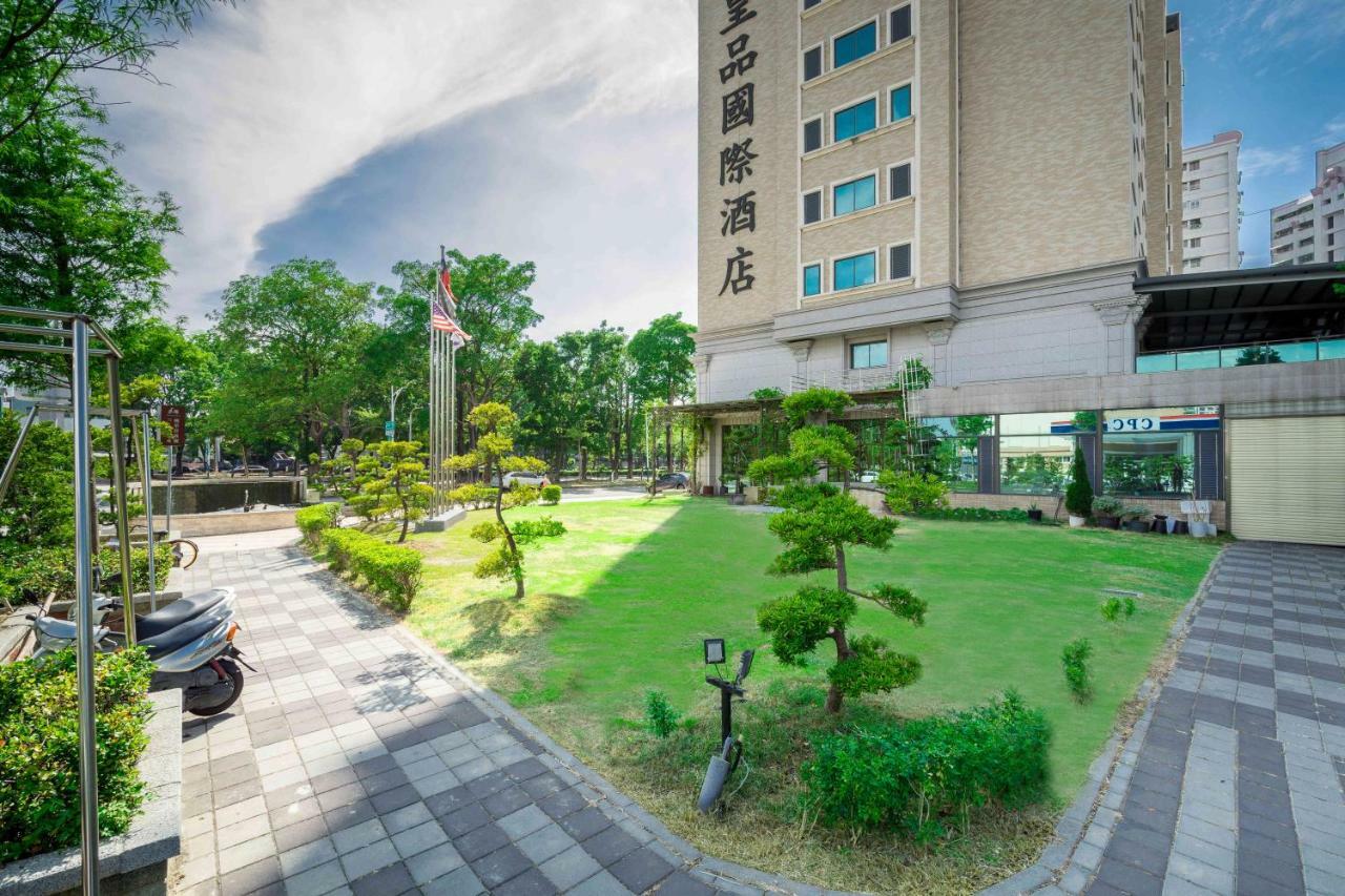 Royal Chiayi Hotel Buitenkant foto