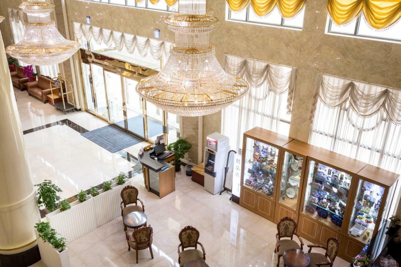 Royal Chiayi Hotel Buitenkant foto
